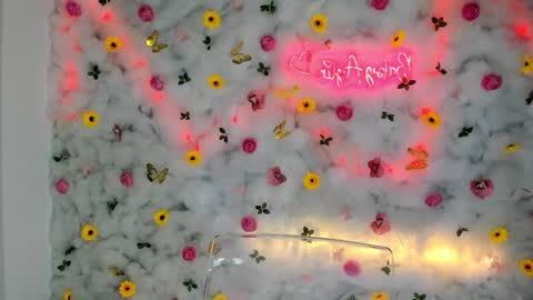 Snapshot of babyaylin chatting on 01-21-25, 11:46 Aylin online show from 01-21-25, 11:46