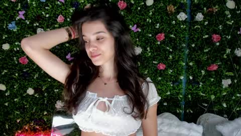 Snapshot of babyaylin chatting on 09-19-25, 05:09 Aylin online show from 09-19-25, 05:09