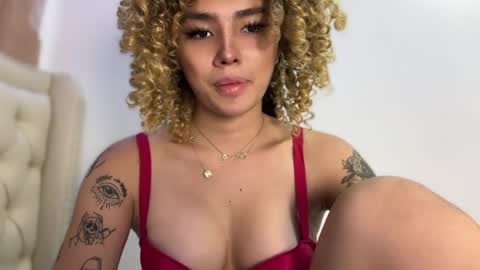 Snapshot of babyclarats chatting on 05-22-26, 05:14 Clara online show from 05-22-26, 05:14