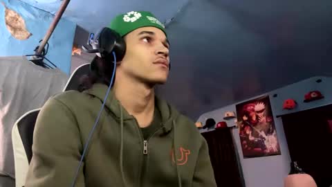 Snapshot of babyd0103 chatting on 12-05-24, 07:27 babyD online show from 12-05-24, 07:27