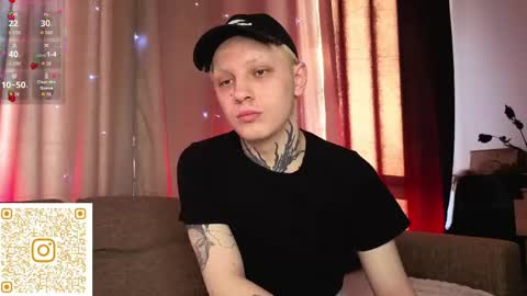 LOLA online show from 04-23-26, 03:52