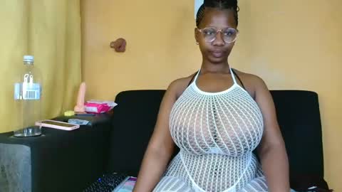 Snapshot of babyluciax chatting on 06-24-26, 06:12 babyluciax online show from 06-24-26, 06:12