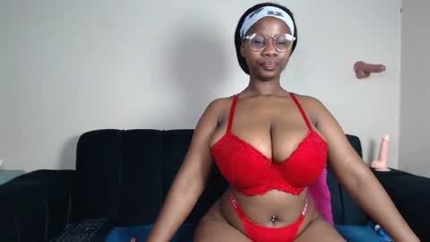 Snapshot of babyluciax chatting on 07-13-26, 02:53 babyluciax online show from 07-13-26, 02:53