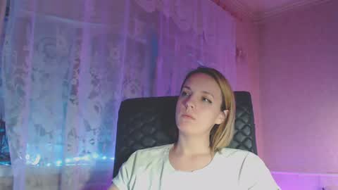 Snapshot of babymuro4ka chatting on 01-23-25, 04:41 Sonya online show from 01-23-25, 04:41