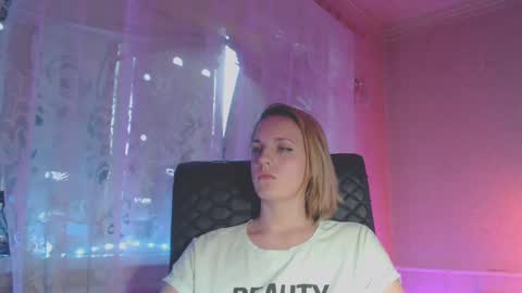 Snapshot of babymuro4ka chatting on 01-26-25, 06:38 Sonya online show from 01-26-25, 06:38