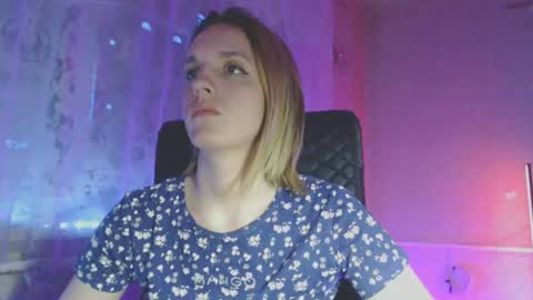 Snapshot of babymuro4ka chatting on 02-25-25, 04:03 Sonya online show from 02-25-25, 04:03