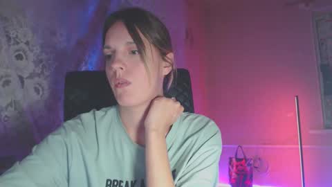 Snapshot of babymuro4ka chatting on 09-18-25, 06:10 Sonya online show from 09-18-25, 06:10