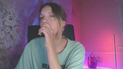 Snapshot of babymuro4ka chatting on 09-20-25, 07:15 Sonya online show from 09-20-25, 07:15