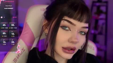 Snapshot of babyroxynill chatting on 01-17-26, 04:43 Nika online show from 01-17-26, 04:43