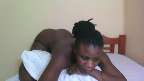 Snapshot of babyrozillah chatting on 06-15-26, 07:27 PRISCILLAH online show from 06-15-26, 07:27