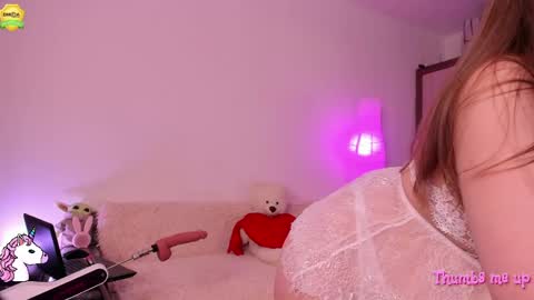 Snapshot of babyuniporn chatting on 04-30-26, 05:41 Eva online show from 04-30-26, 05:41