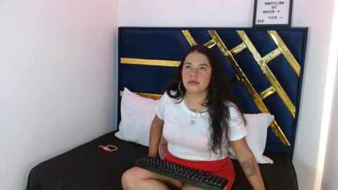 Snapshot of babyvalen69 chatting on 02-19-26, 12:23 VALENTINA online show from 02-19-26, 12:23