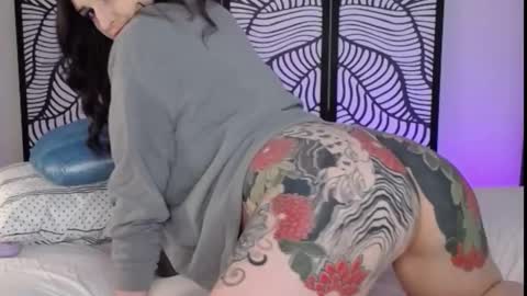 Ava online show from 02-05-25, 02:08