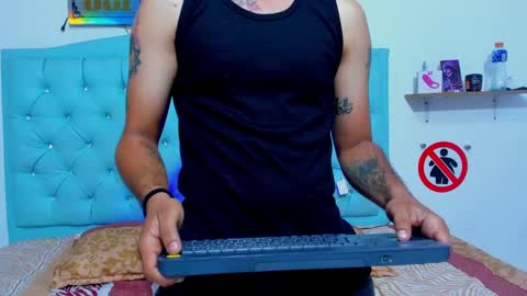 Snapshot of bad__couple_ chatting on 10-16-25, 10:16 s online show from 10-16-25, 10:16