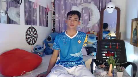 Snapshot of bad_boy_in_bed chatting on 10-03-25, 06:32 jay online show from 10-03-25, 06:32