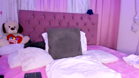 Snapshot of bad_calypso chatting on 01-15-25, 09:13 Thaliana online show from 01-15-25, 09:13