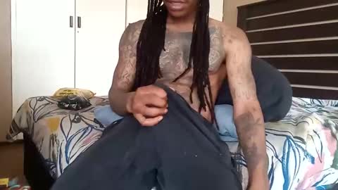 Snapshot of bad_dawgg chatting on 12-23-24, 06:00 rastafaria online show from 12-23-24, 06:00