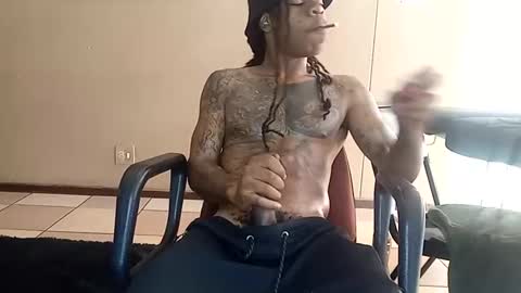 Snapshot of bad_dawgg chatting on 10-14-25, 06:03 rastafaria online show from 10-14-25, 06:03