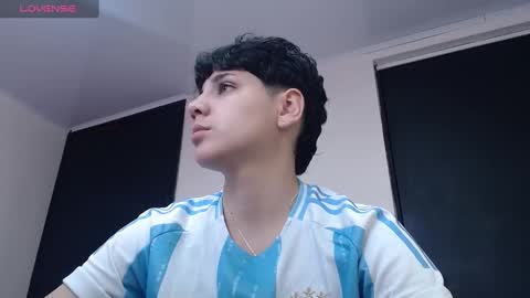 Snapshot of bad_giirl__ chatting on 12-18-24, 03:22 Anna online show from 12-18-24, 03:22