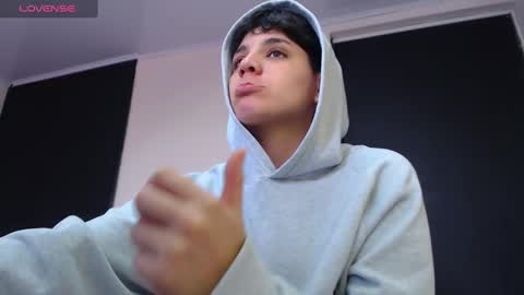 Snapshot of bad_giirl__ chatting on 02-12-25, 06:09 Anna online show from 02-12-25, 06:09