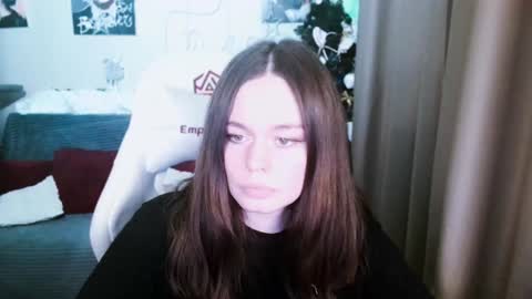 Snapshot of bad_girl009 chatting on 12-12-24, 06:10 Lin online show from 12-12-24, 06:10