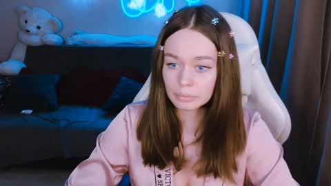 Snapshot of bad_girl009 chatting on 01-17-25, 04:26 Lin online show from 01-17-25, 04:26