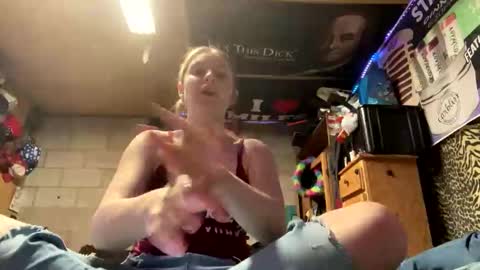 Snapshot of badazzcici chatting on 11-22-25, 03:38 badazzcici online show from 11-22-25, 03:38