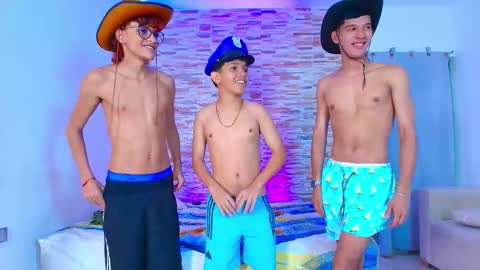 Snapshot of badboy_twinks chatting on 10-18-25, 07:25 badboy_twinks online show from 10-18-25, 07:25