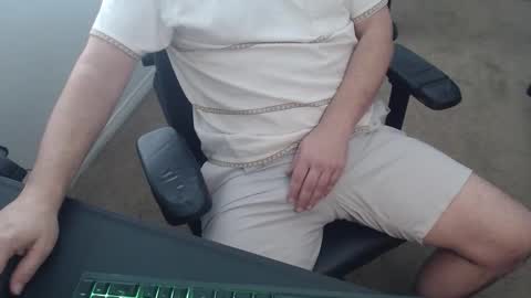 baddaddy77 online show from 01-06-26, 05:49