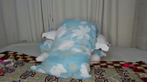 Snapshot of baddie_caramell chatting on 09-24-25, 07:33 baddie_caramell online show from 09-24-25, 07:33