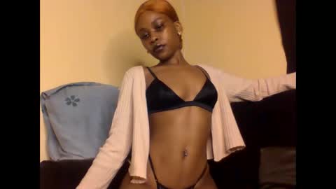 Lily. online show from 12-04-25, 04:16