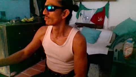 Mexican livin Off the Wall online show from 02-04-25, 03:26