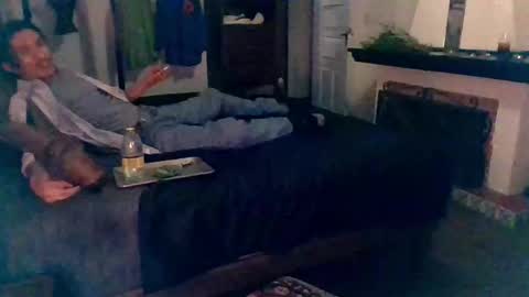 Snapshot of badhombremx chatting on 03-08-25, 04:45 Mexican livin Off the Wall online show from 03-08-25, 04:45