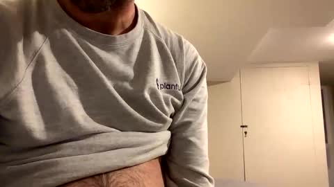 badtwister online show from 12-04-25, 06:01