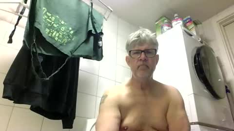 Snapshot of baggelina75 chatting on 05-11-26, 07:58 baggelina75 online show from 05-11-26, 07:58