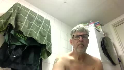 Snapshot of baggelina75 chatting on 05-12-26, 08:00 baggelina75 online show from 05-12-26, 08:00