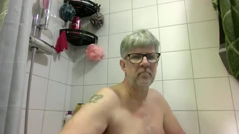 Snapshot of baggelina75 chatting on 05-18-26, 07:52 baggelina75 online show from 05-18-26, 07:52