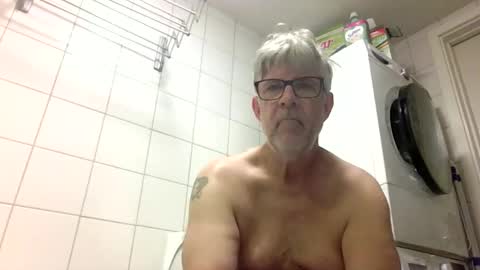 Snapshot of baggelina75 chatting on 06-04-26, 03:45 baggelina75 online show from 06-04-26, 03:45