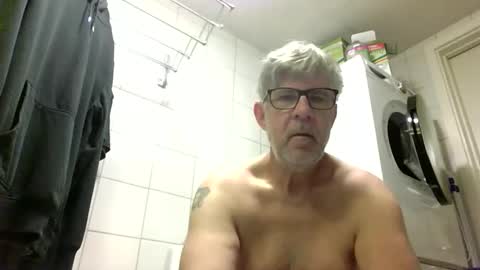 Snapshot of baggelina75 chatting on 06-05-26, 03:46 baggelina75 online show from 06-05-26, 03:46