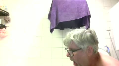 Snapshot of baggelina75 chatting on 06-24-26, 06:40 baggelina75 online show from 06-24-26, 06:40