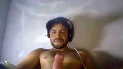 Snapshot of bagh950120pa3 chatting on 12-18-24, 02:10 EMMA95 online show from 12-18-24, 02:10