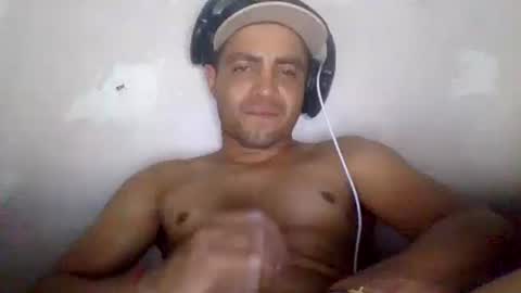 Snapshot of bagh950120pa3 chatting on 01-31-25, 03:52 EMMA95 online show from 01-31-25, 03:52