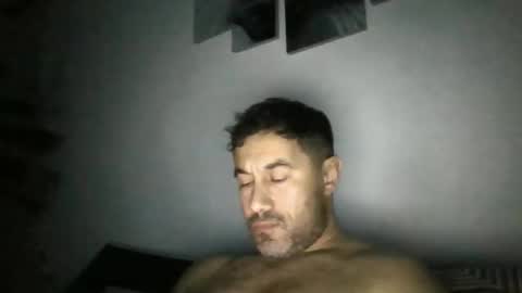 Snapshot of bagio18 chatting on 12-19-25, 08:38 Bagio online show from 12-19-25, 08:38
