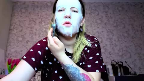 holly online show from 06-04-26, 03:40