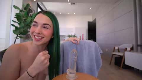 Bailey online show from 02-28-25, 01:47