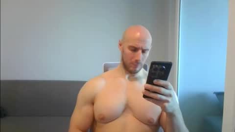 Snapshot of baldyboyy chatting on 01-09-25, 04:19 baldyboyy online show from 01-09-25, 04:19