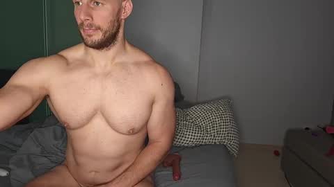 Snapshot of baldyboyy chatting on 09-21-25, 03:30 baldyboyy online show from 09-21-25, 03:30