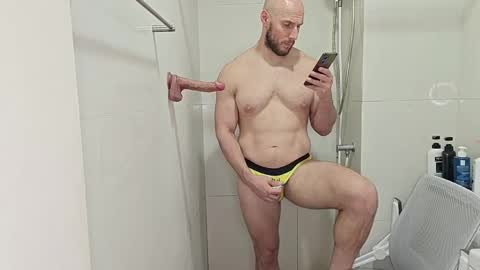 Snapshot of baldyboyy chatting on 11-06-25, 11:33 baldyboyy online show from 11-06-25, 11:33