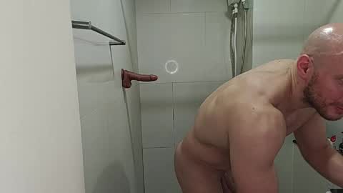 Snapshot of baldyboyy chatting on 11-28-25, 04:31 baldyboyy online show from 11-28-25, 04:31