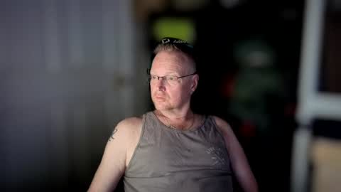 Snapshot of baltomoron69 chatting on 06-12-26, 02:16 baltomoron69 online show from 06-12-26, 02:16